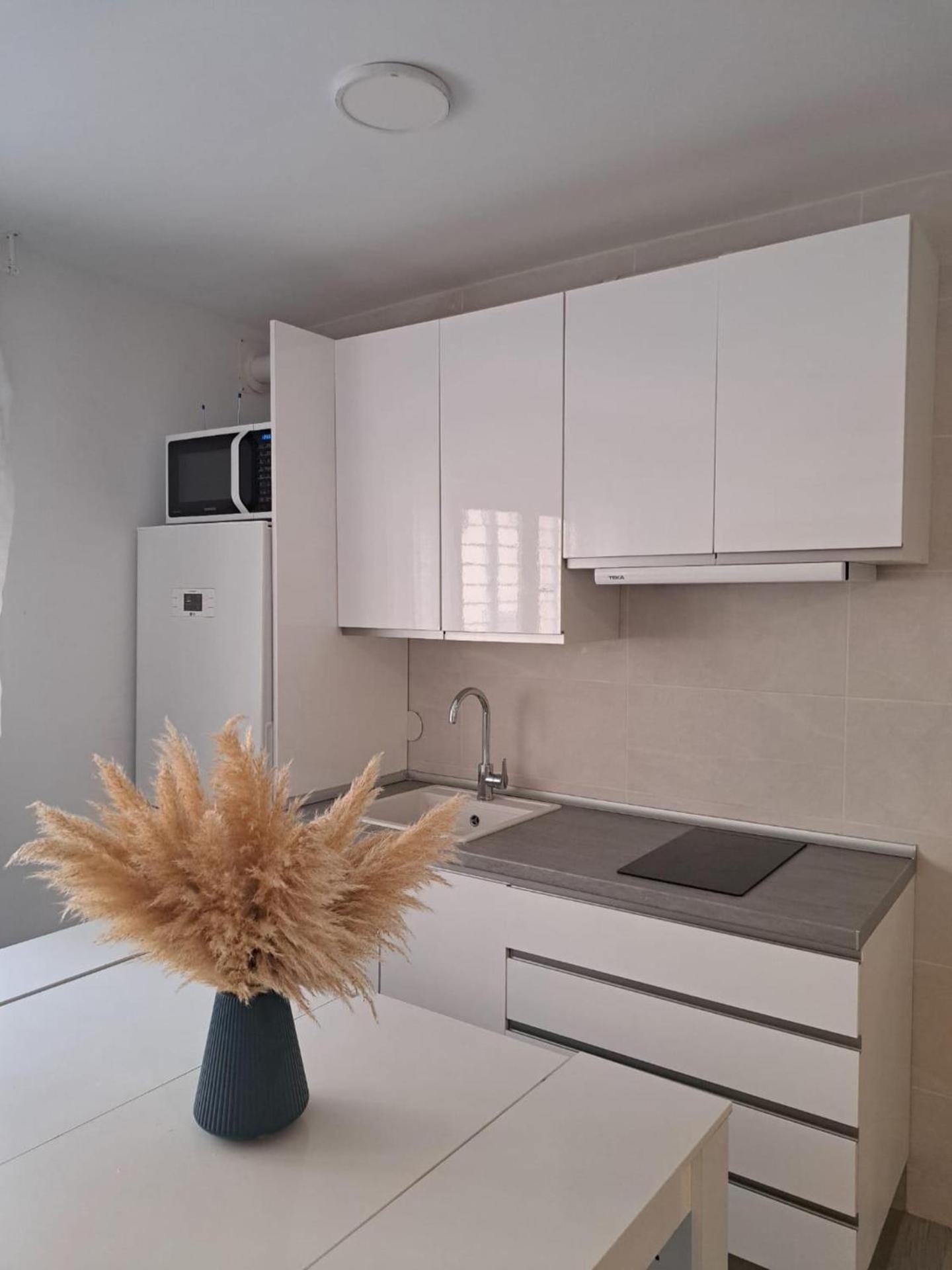 Cozy Apartment Up To 6 Persons 3 Min To Metro Madrid Exterior photo